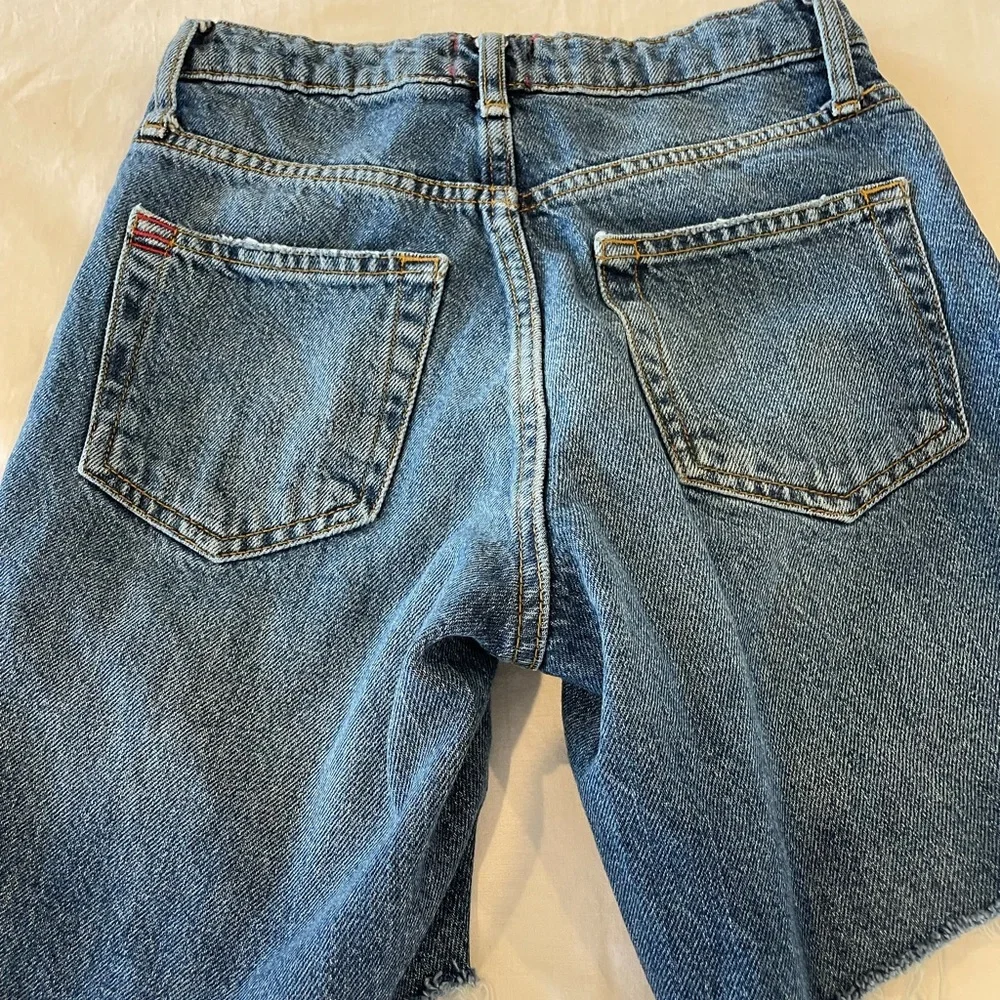 BDG buy urban‎ outfitters altered jean shorts button up size 24